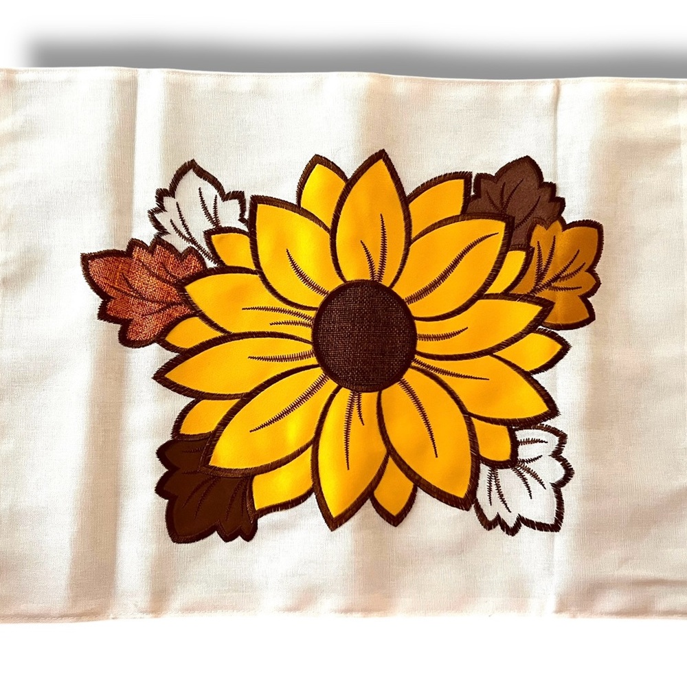 NEW! Placemats 13x18 Inches Set of 4, Sunflower Applique All Season...
